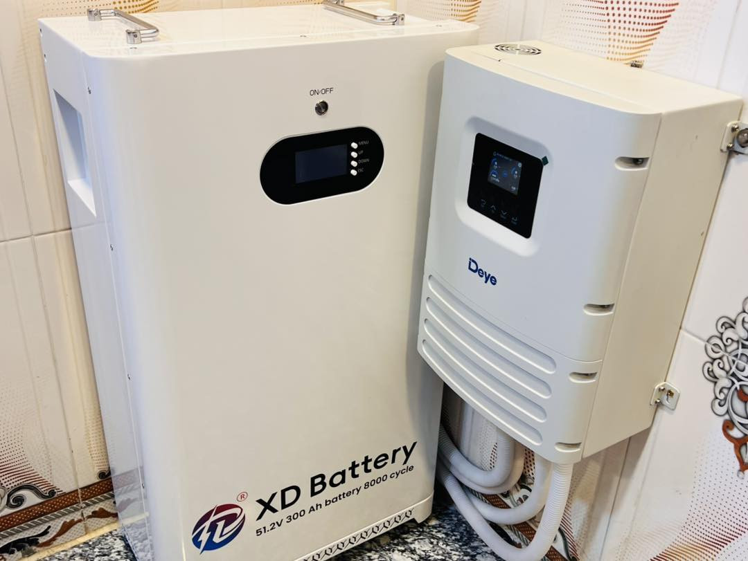 🌞⚡ مو بس نركب منظومة…  
نحن نبني راحة تدوم 🔋  
ومن أول خطوة بالموقع لحد النتيجة اللي ترضيك، نشتغل باحترافية وجودة تعتمد عليها لسنوات.
تم بحمد الله تنصيب منضومة
✅ منظومة توفر 15 أمبير نهاري  
🌙 + 15 أمبير تشغيل ليلي لمدة 3 ساعات

🔹 مكونات المنظومة:

🔋 انفيرتر Deye Off-Grid  
قدرة 6 كيلوواط — عدد 1  
✅ ضمان 5 سنوات (صيانة أو استبدال)

🔋 بطارية ليثيوم سعة 15 كيلوواط — عدد 1  
✅ ضمان 7 سنوات صيانة

☀️ ألواح شمسية 620 واط — عدد 7 ألواح  
✅ ضمان 12 سنة

🏗️ هياكل حديد مغلون سماكة 1.7 مع صبات كونكريتية قوية  
⚡ كيبلات وبوردات AC/DC مع جهاز تحويل بارد منفصل

💯 مكونات أصلية من براندات عالمية  
🛠️ تركيب هندسي احترافي  
🌡️ أداء ثابت حتى بأقسى درجات الحرارة

ودّع المولدة والإزعاج وخلي بيتك يعتمد على طاقة نظيفة ومستمرة 🌞

📍 زوروا مكتبنا لمعرفة التفاصيل والأسعار
📞 للحجز والاستفسار راسلنا
***********
