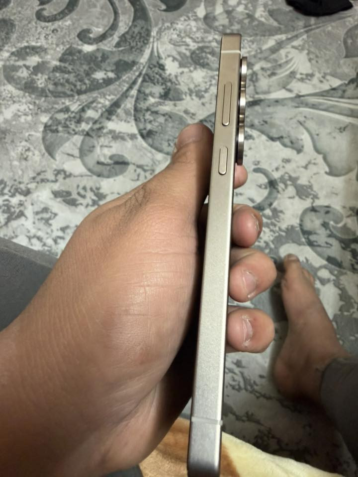 السلام عليكم جهاز سامسونج اس ٢٥ ألترا ٢٥٦ الجهاز جديد نضافه ١٠٠بل١٠٠ عارضه ١١٧٥ عراضه كامله مكان بغداد حي العامل الجهز ضمانه بعده بي *********** واتساب بي
