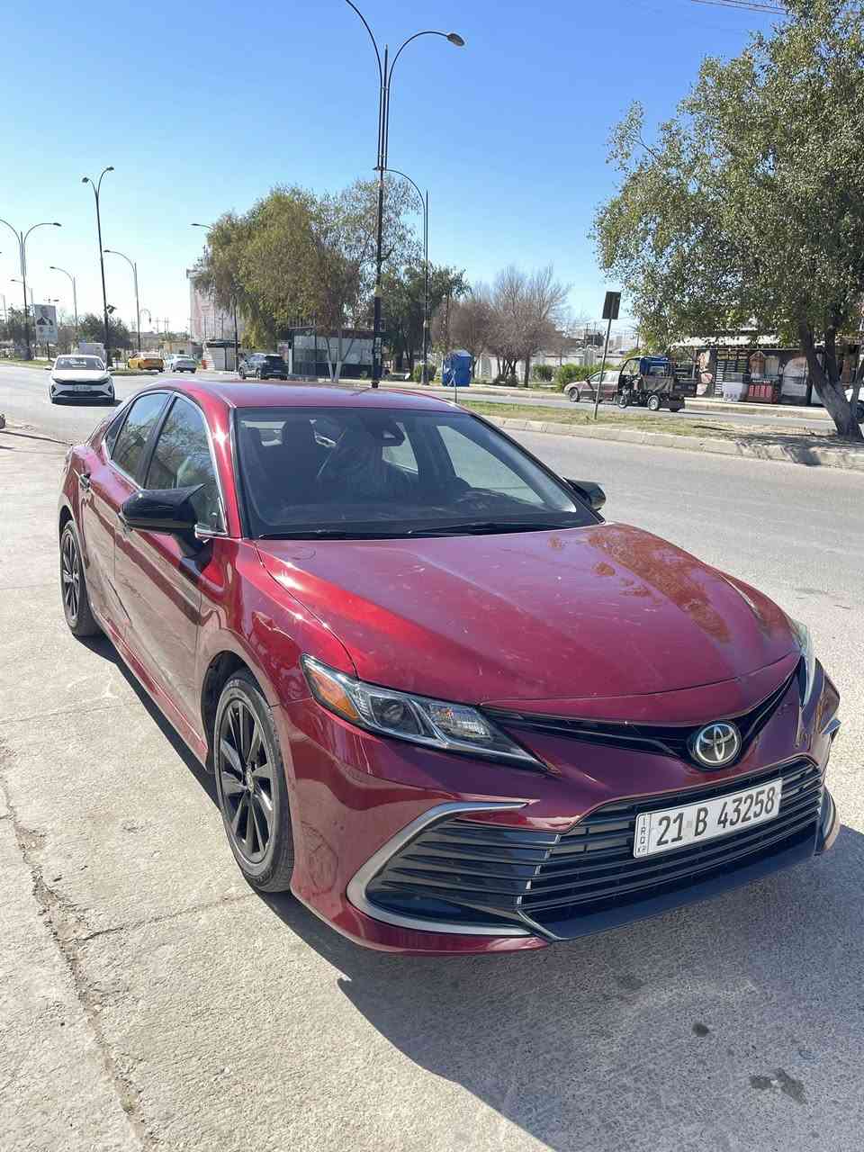 السلام عليكم كامري للبيع 2022 
ضرر قبق صندوك فقط
سياره كلش حلوه ونضيفه ماشيه (67)ألف 
رقم سليمانيه بأسمي تحويل ثان يوم 
(LE) معروفه مواصفات 
السعر (173) وبي مجال 
مكان كركوك 
رقم الهاتف (***********)
