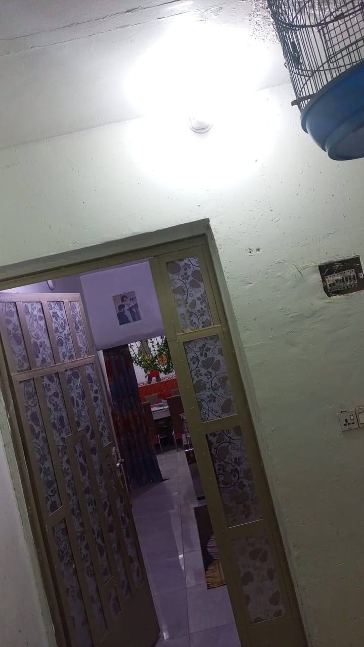 بيت بحي الزيتون 
المساحه 100 متر 
طابو صرف حر يداور باسم المشتري 
البناء عكادة والاساس صب 
جيران ذهب 
وبسعر مناسب جدا 

للاستفسار ع رقم او الواتساب ***********
