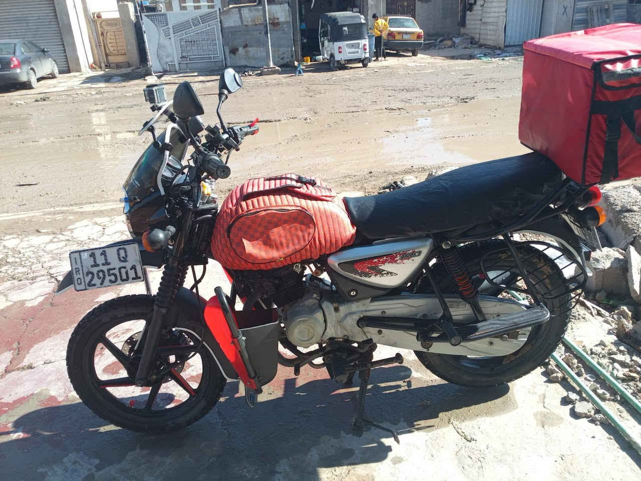 السلام عليكم بوكسر2022شهر11بسمي مفتوحة يم اخونة بوكسر البلديات
لدراجة خير من الله ستعمال شخصي
المكان بغداد البلديات خلف معسكر البلديات  ولسعر مليونين و400 وبيهة مجال ***********
