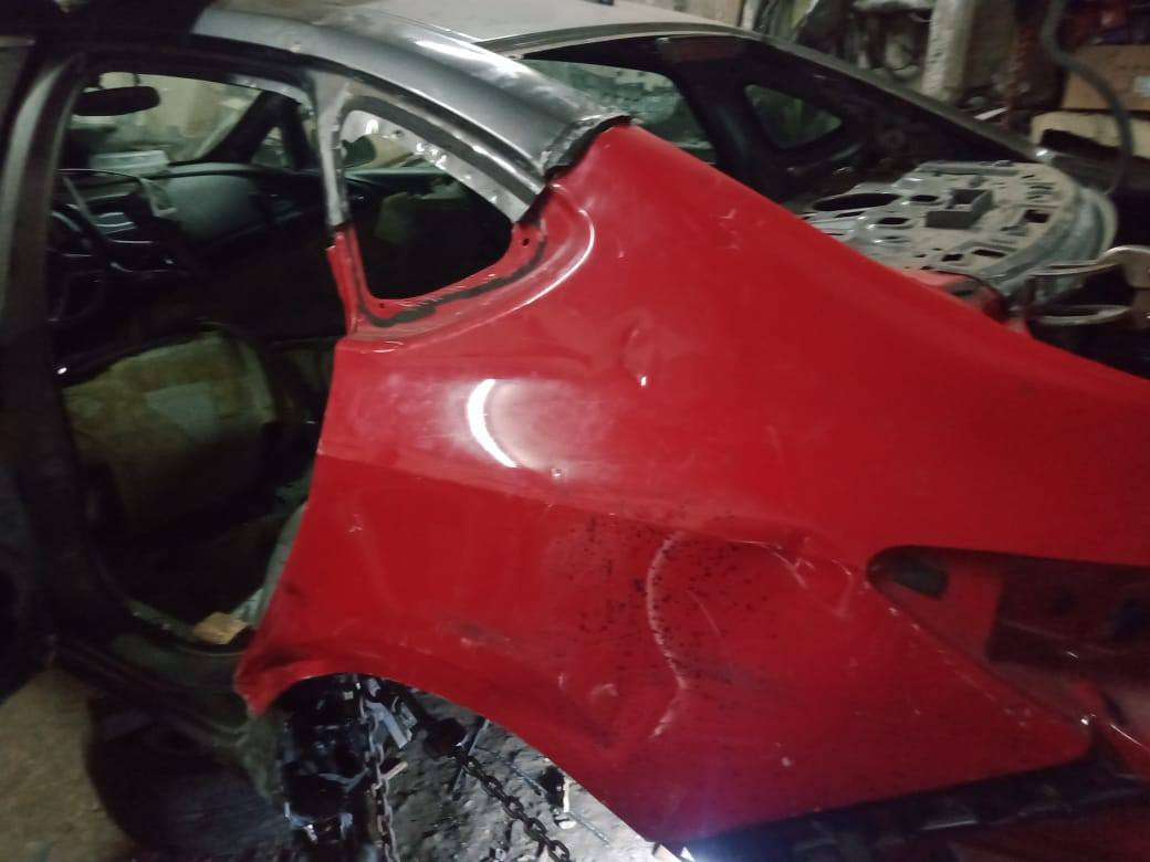 اوبل استرا موديل 21 حادثه من الامام ومن الخلف غيرت شنطه واكصدام وفخده شمال خلفي كامله وغيرت كبوت وقشرتك الحمد لله مشيت قبل رمضان بيومين وصاحبها شخصيه محترمه لواء في القوات الجويه وهو قمه الادب والاحترام والراجل جدع وابن بلد وما فاصلنيش وما تعبنيش في حاجه الله يبارك له ويرزقه خيرها ويصرف عنه شرها


**إذا كنت صاحب هذا الإعلان وتريد حذفه لأي سبب، رجاءا أرسل رسالة إلى الدعم الفني**