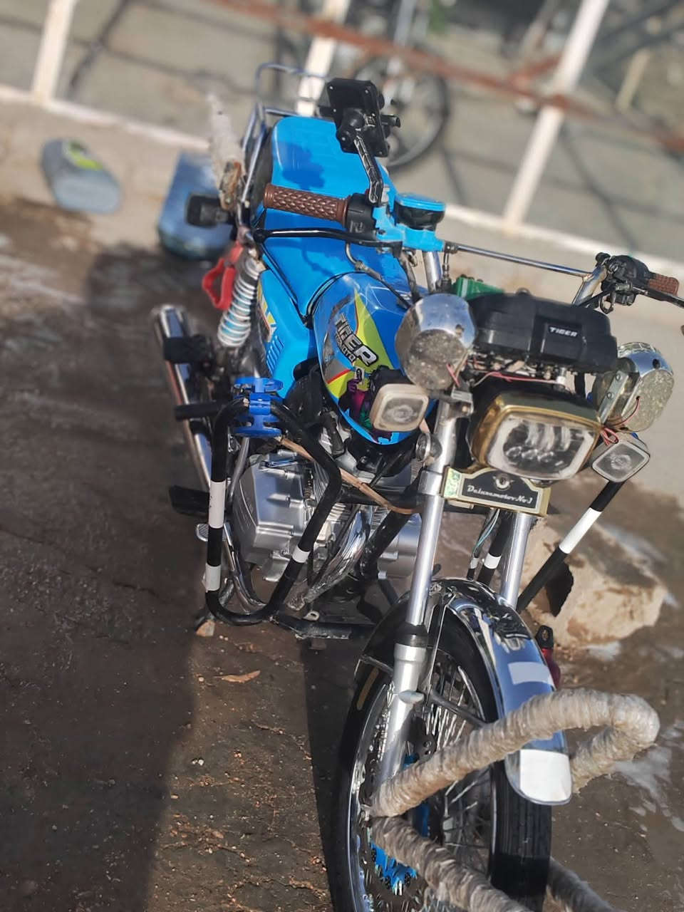 سلام عليكم دراجه البيع موديل 25  دراجه جديده سعر 750وبيها مجال مكان يوسفيه القصر الوسط***********
