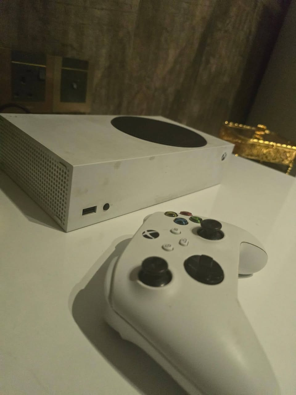 اكس بوكس سيرس اس مستعمل ما مفتوح ولا داخل صيانه ذاكره 512 يجي ويه يده وحده واصليه والكارتونه السعر 390 وقابل للتفاوض البسيط التسليم يد بيد و داخل بغداد فقط .
اكس بوكس سيرس اس مستعمل ما مفتوح ولا داخل صيانه ذاكره 512 يجي ويه يده وحده واصليه والكارتونه السعر 390 وقابل للتفاوض البسيط التسليم يد بيد و داخل بغداد فقط .
للاستفسار ***********
