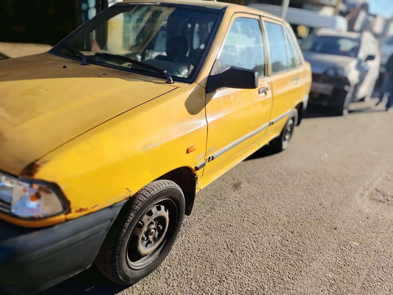 سلام عليكم سايبا 2011 مكفوله من الضربه بيهه بسجاملغ خلفي الورا السايق صبغ شواصي مكفوله كير مكينة صدر امامي صدر خلفي تخم تاير مشط ستيرن راديتر  باتري  كهرباياتهه  كله جديد مصفرة هيا وغرامت  تحويل مباشر   السيارة كبل لشارع    مكان السيارة بغداد باب المعظم  الاستفسار  ***********  
السعر28
