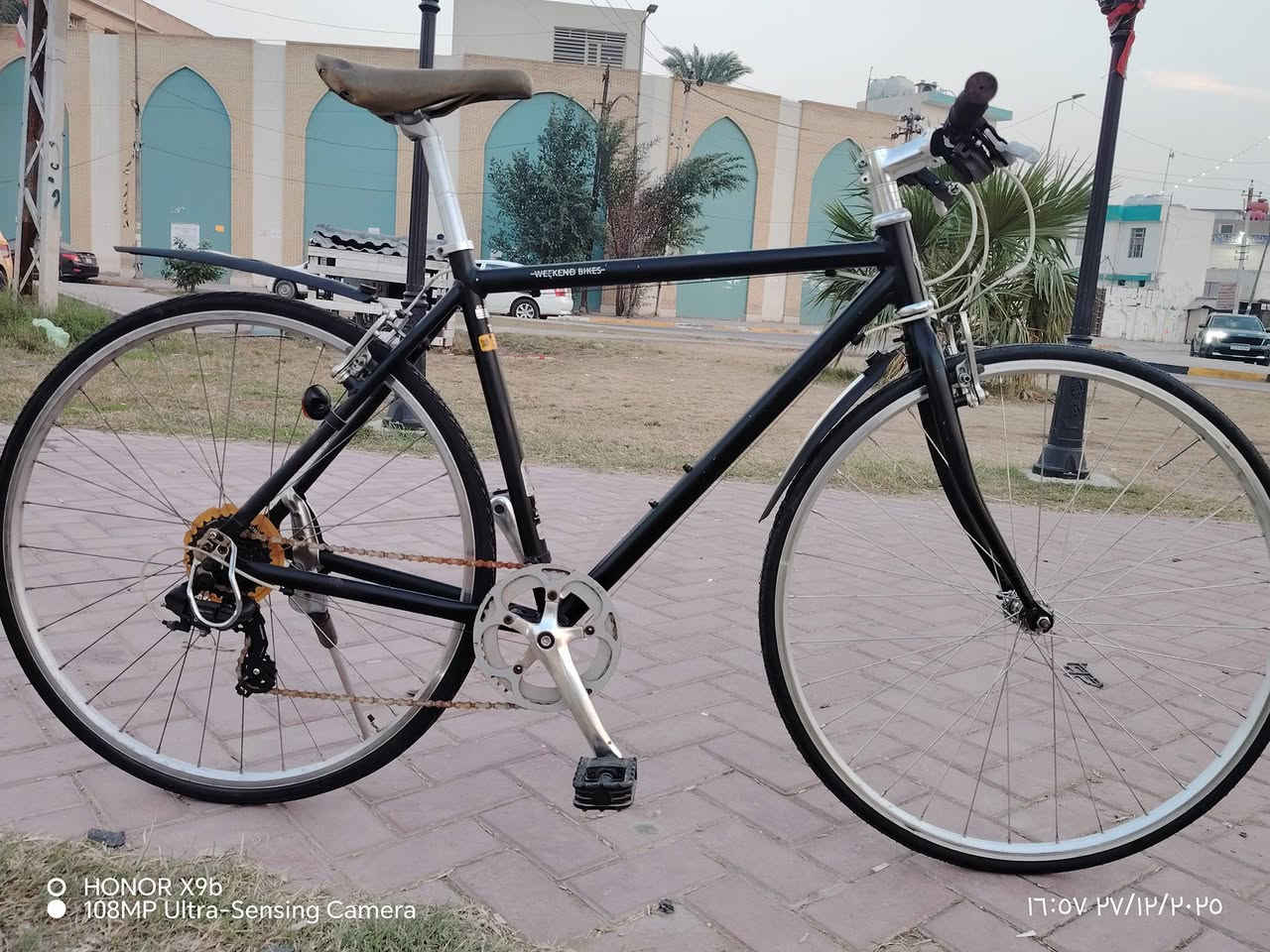 سلام عليكم
للبيع بايك c700 من ماركة{WEEKEND} 
(ويكند) المعروفة 
بايك كامل مكمل من كلشي 
حجم 28 
حجم الفريم 510 
سستم مكينة Tournes
سستم بركات شيمانو 
بايك صالح: للمسار البعيد
معدن المنيوم خفيف الوزن
لون اسود 
مكاني بغداد الاعظمية 
السعر 135 وبي مجال 
للي حاب يتواصل وياي ***********
