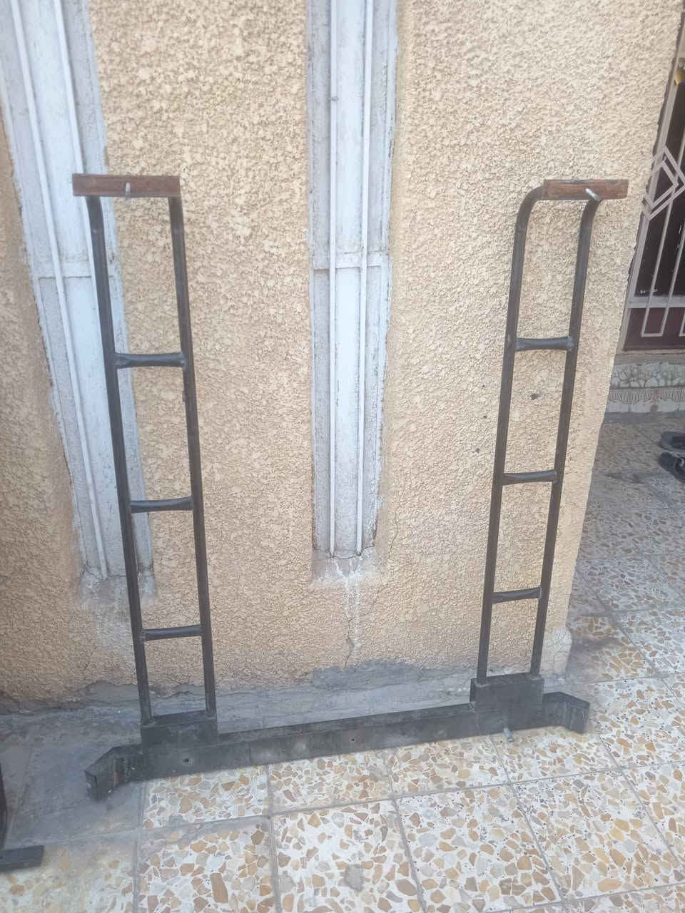 سيبايا للبيع سعرهه ٦٠ الف وبيهه مجال قليل حك جيه مكاني بغداد المعامل ب عماري وهاذ رقمي / ***********
