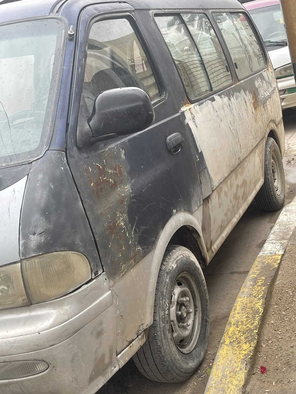 السلام عليكم كية بريجوو للبيع موديل ٩٦ سنوية ل ٣٠ مشروع وطني مكينتها بيهة تبخير  سيارة عوزها ترتيب معمرة تعمير مال جناية حدادية جديدة صدر جديد ملاحضة  السيارة ورك مو لوي السعر ٣٣و بيهة مجال مكاني بغداد حي النصر الهاتف ***********
