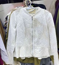 شروه محل كامل ملابس نسائيه واطفال اقل من سعر الجمله  للإستفسار اتصل عا...