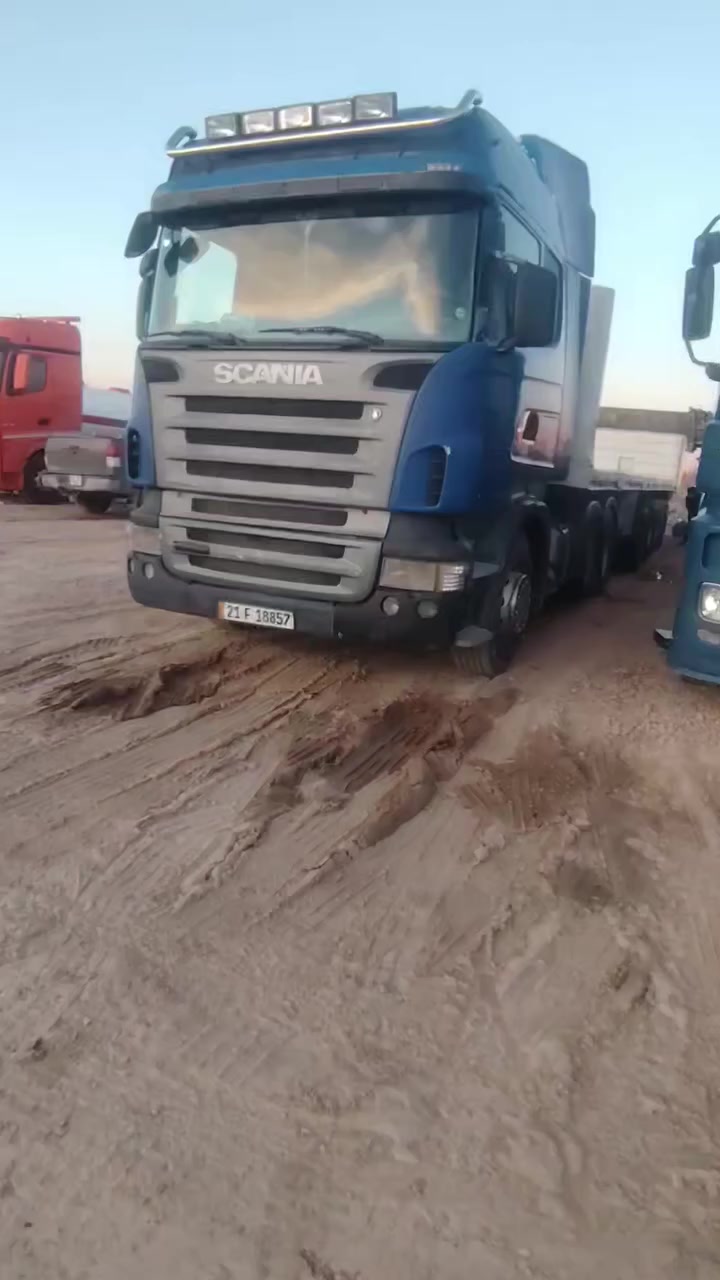 سلام عليكم تريله سكانيه للبيع موديل 2008سنكل امامي عربانه تركيه اربع دناكير جناب متحرك مربوطه بل سنويه سياره جاهز السعر375 وبيه مجال الرقم ***********الرقم الثاني ***********
