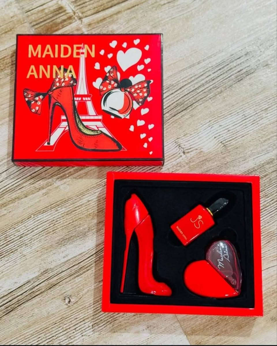 🎁 سێتی دیاری عەتری خانمان (٣ لە ١)
👠 عەتری شێوە پێڵاو (Very Good Girl): بۆنێکی زۆر سەرنجڕاکێش و مێینەی هەیە، تێکەڵەیەکە لە بۆنی گوڵ و میوە.

🌹 عەتری Si Passione: بۆنێکی کلاسیک و بەهێزی هەیە، هەستی متمانە بەخۆبوون و وزەت پێ دەبەخشێت.

❤️ عەتری شێوە دڵ: بۆنێکی شیرین و ڕۆمانسی هەیە، گونجاوە بۆ کاتە تایبەتەکان و شەوان.

✨ تایبەتمەندییەکان:
* دیارییەکی زۆر جوان و شیکە بۆ بۆنەکان.
* قەبارەیان گونجاوە بۆ ناو جانتا و گەشت.
* شێوەی بوتڵەکان زۆر سەرنجڕاکێشن.


**إذا كنت صاحب هذا الإعلان وتريد حذفه لأي سبب، رجاءا أرسل رسالة إلى الدعم الفني**