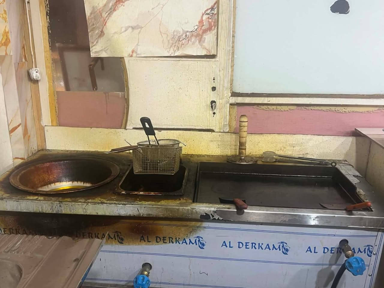 اغراض مطعم كامله للبيع  مراسلة الصفحه للاستفسار عن الاسعار


**إذا كنت صاحب هذا الإعلان وتريد حذفه لأي سبب، رجاءا أرسل رسالة إلى الدعم الفني**
