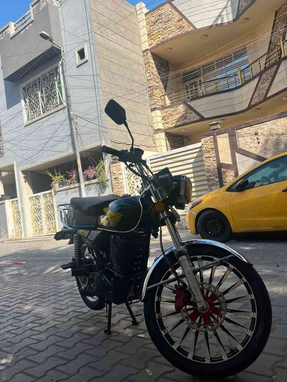 ايراني شحن تقطع 100k حقيقي
شحن 4ساعات من 5 الى 100
تسحب 2امبير لشاحنه
نضيفه ماشيه قليل بصمه مفتاح قفل ومفتاح تشغيل 
السعر
1.200.000
مكاني اعضميه
***********
