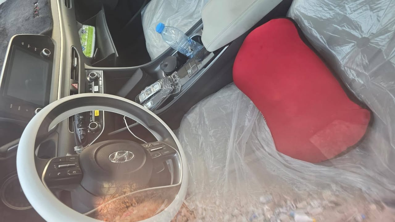 سياره سونتا 2023وراد خليجي مكفوله عدا براد وشخط فقط باقي كله كفاله مكينه وكير ومحرك بل جيس محرك ٢٥٠٠ موصفات اشاير بل مري تثبيت سرعه ومصفات النص
***********
***********
السعر ١٩٥ وبيه مجال
