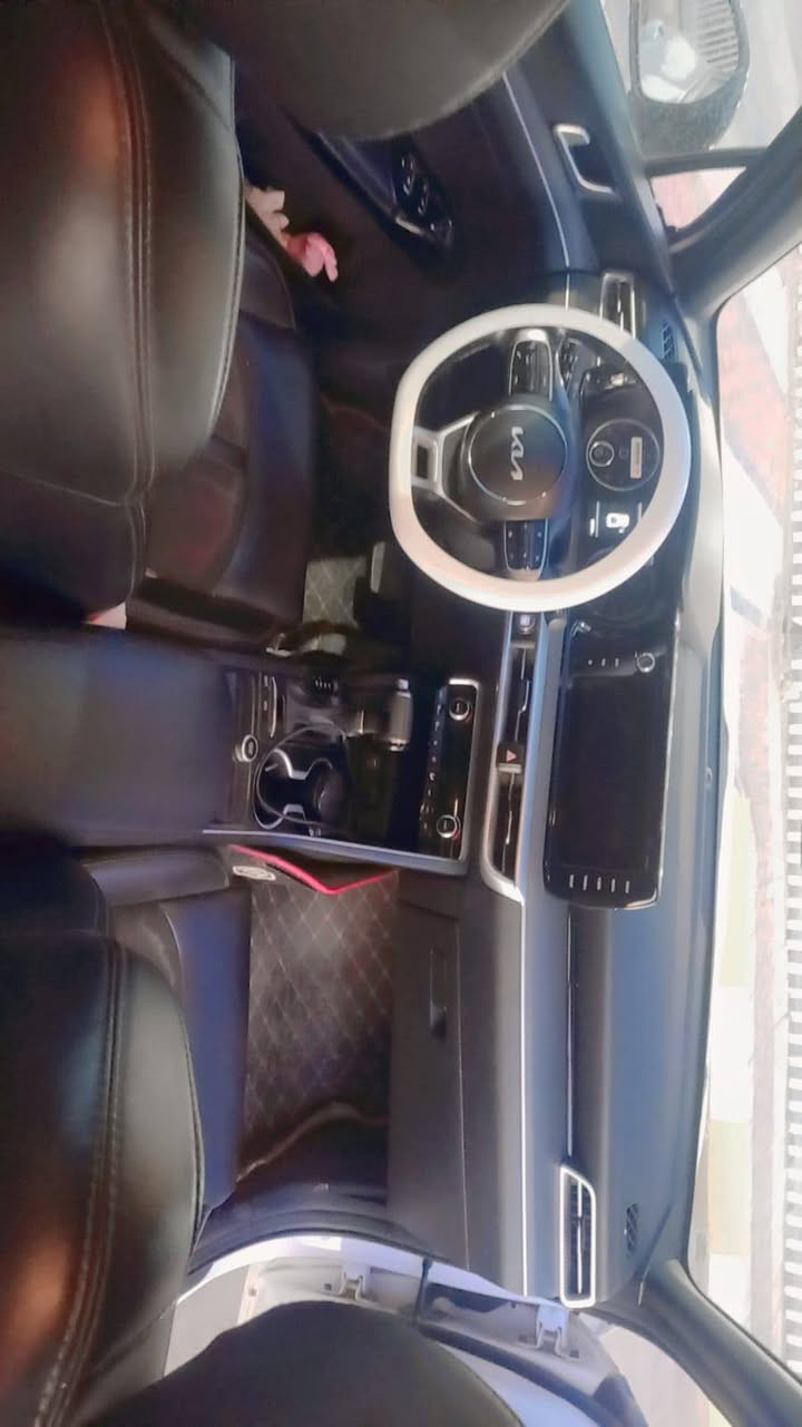 السلام عليكم سياره 2022 . K5 فول مواصفات للاخير1/1 سياره جاهزه من كلشي مرقم وجاهزه ذي قار معوقين محرك 1600 تيربو ماشيه ٧٧ الف سعرها 153 او بيها مجال رقم صاحب السياره ***********
