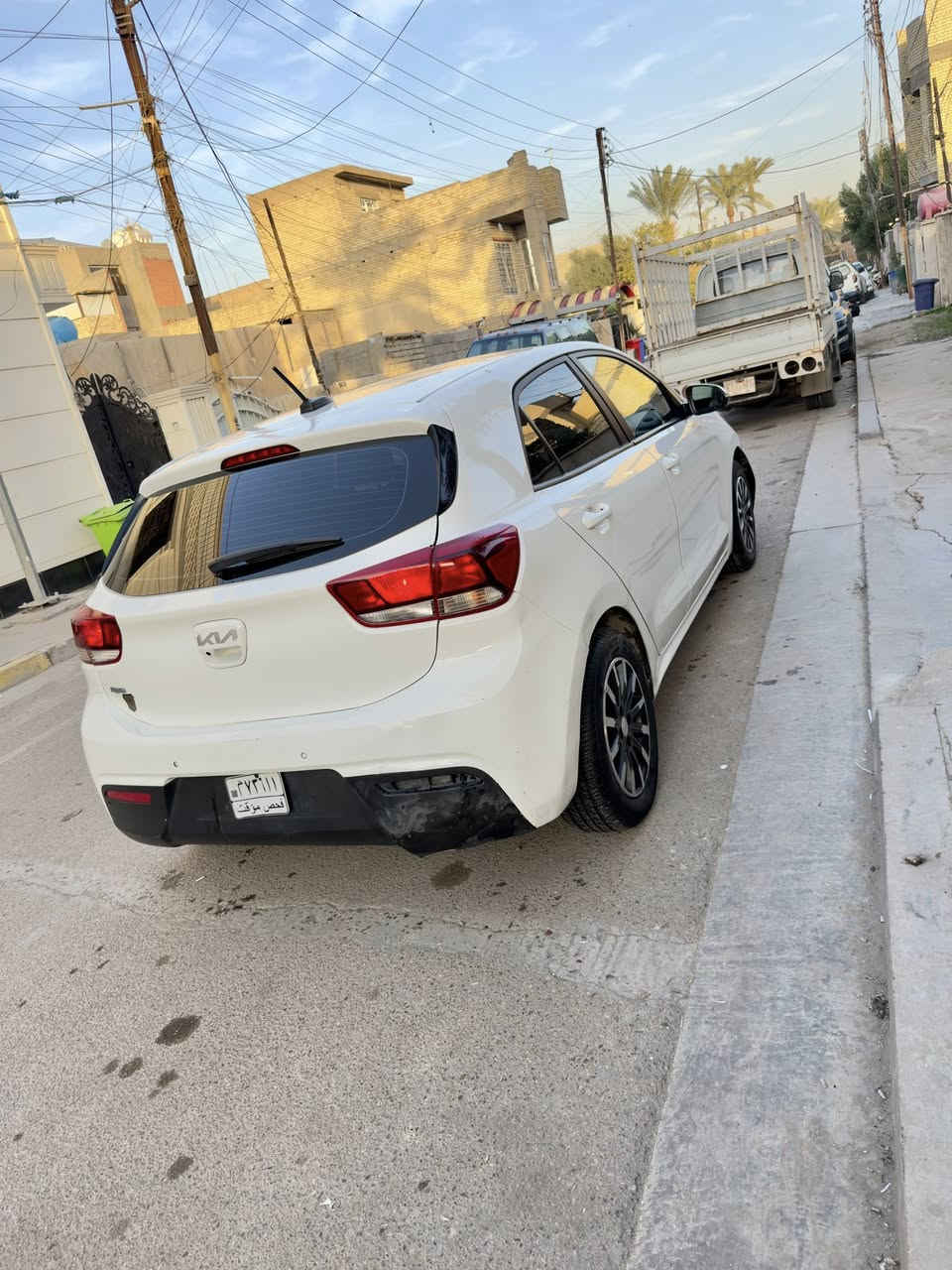 السلام عليكم
كيا ريو موديل 2023 منفيس تترقم بغداد 
وارد خليجي 
حجم المكينة 1400 
كير مكينة صدر تخم تاير جاهزة سيارة 
ماشيه 33 الف 
مكاني بغداد الدورة المعلمين 
***********
