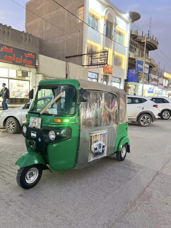 سلام عليكم تكتك موديل ٢٠٢٢ شهر ال٤  رقم واسط تحويل ثاني يوم  التكتك بيها الدوس تعمير والهلالات تعمير يعني الدايارات مال الجاملغات ثنينهن بيهن حار حته متسال شبيها مابيها اخوان سعرها ٩ اني مكلف بنشر هاذا رقم راعيها *********** مكانها واسط قضاء العزيزية
