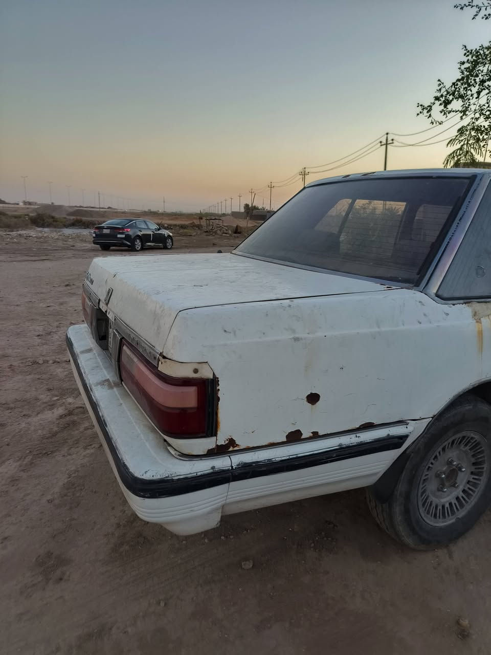 سيارة سوبر 1987 للبيع سعر مناسب مكينه وگير إثنين ونص أوتوماتيك رقم مثنى إنكليزي السعر 23 ورقة رقم موبايل *********** السيارة شغالة
