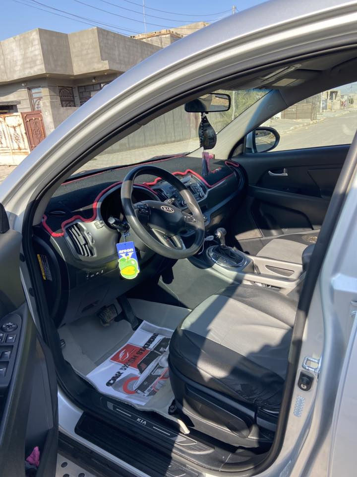 سلام عليكم سبورتج 2015 بيه جاملغ بارد ولبنيد ويمي صار شبر بل خلف جاملغ بارد قليل حيل ولسونار منشور كدامكم موصفات عاديه شاشه كامره فورويل محرك 2400 ماشيه 79 العنوان بغداد اتصال ***********
