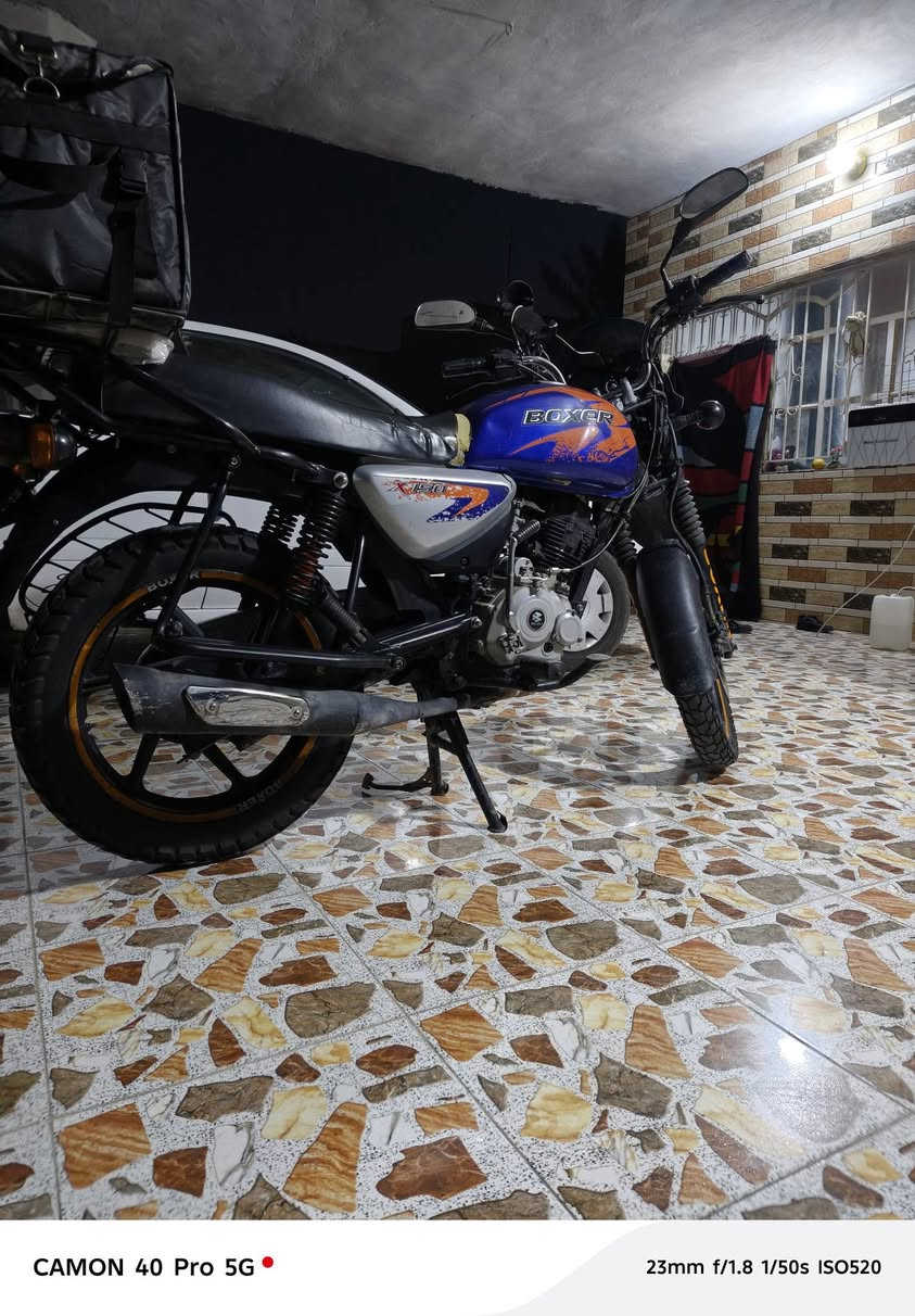 بوكسر جبلي 
موديل 22 اوراقها كامله كمرك مدفوع. بس اتروح اترقم 
دراجه كامله مابيها كل نقس. 
السعر ..1600وبيها مجال. 
مكاني جزيره البذياب. 
للاستفسار اكثر. ***********.
