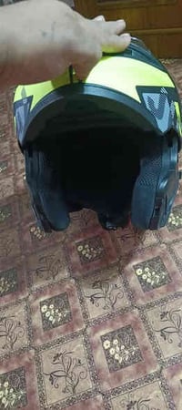 خوذة أصلية • كامرة • تقاطع التجاري