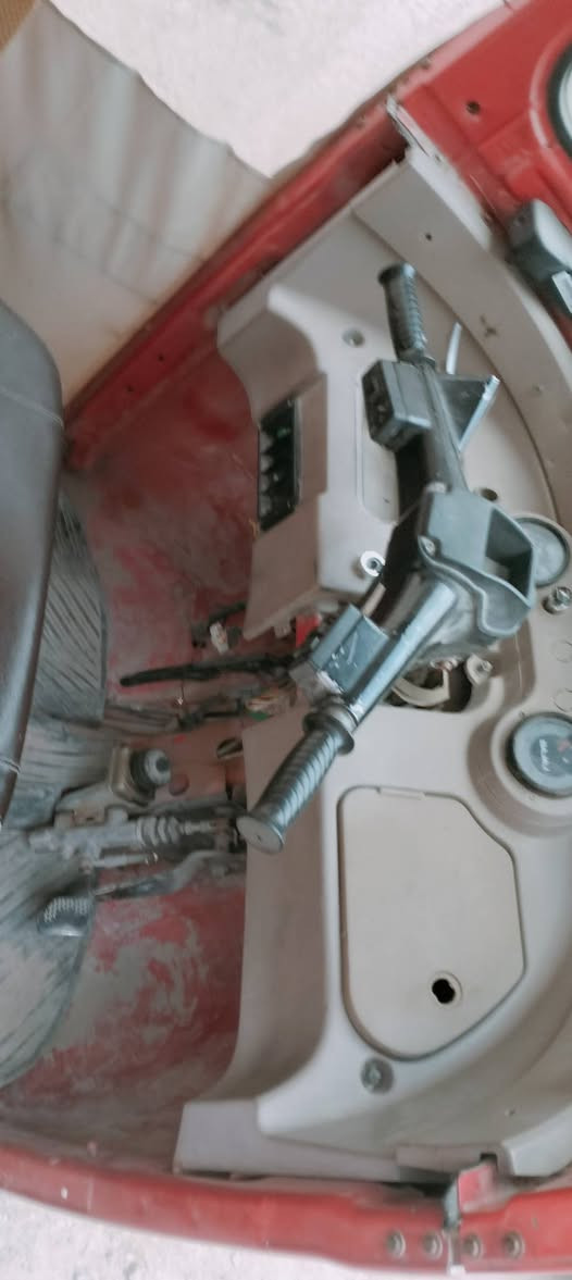 سلام عليكم تكتك لبيع 18 داخله 19 تكتك معمره مكينه خير من لله اوراقهه كامله بصره خور  ***********
