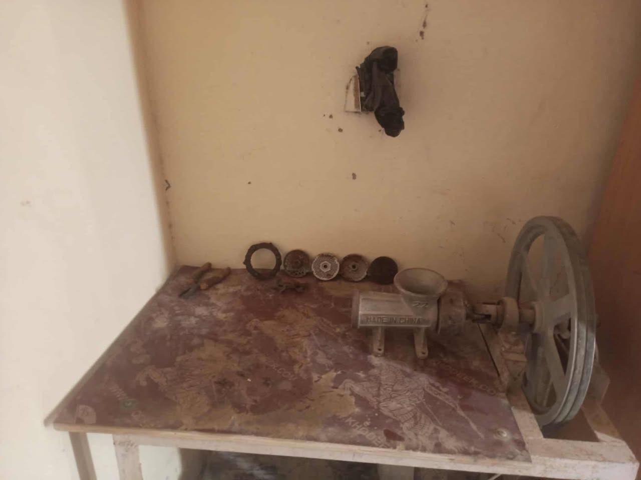 مكائن ثرم للبيع عدد 2حجم 32 وحده حجم 23 مامتواجد خاص لاتصال عل رقم تالي  ***********
