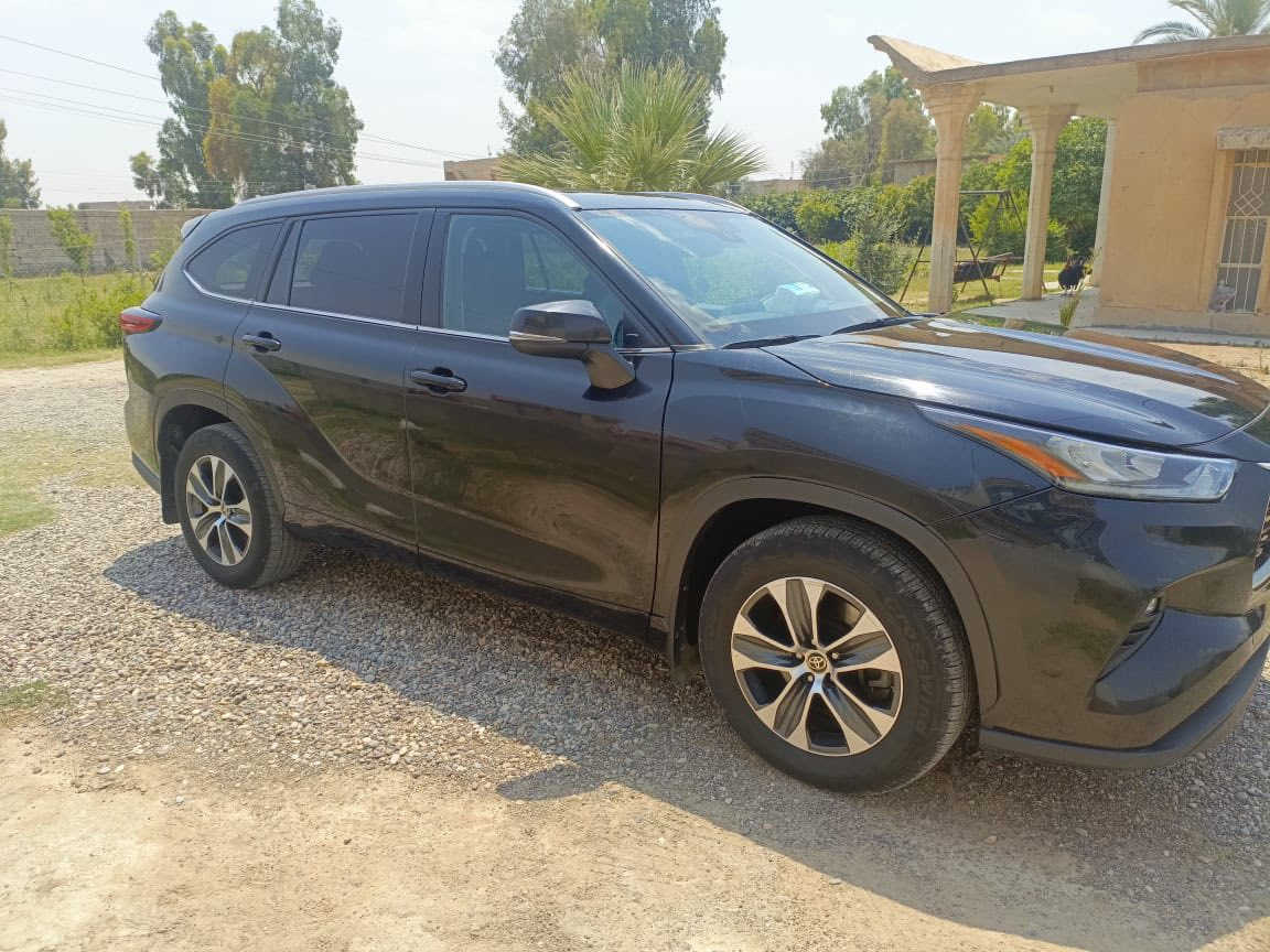� للبيع: تويوتا هايلندر XLE موديل 2022 🚘
🔹 محرك 6 سلندر قوي واقتصادي
🔹 دفع رباعي (4WD) وكالة
🔹 تحويل مباشر
🔹 رقم أربيل
🔹 سيارة نظيفة جداً، استخدام بيت ومحافظ عليها 
🔹 سونار مرفق بالصور خالية من الملاحظات وجاهزة للفحص

📍 الموقع: الشرقاط - اسديره  (الفهد)

💰 السعر:  ٢٩٥ ورقه 
⚡ السعر قابل للتفاوض 

للاستفسار والمعاينة يرجى الاتصال على الرقم الآتي

‭٠٧٨١ ٧٩٩ ١١٥١‬

سيارة عائلية فخمة ومريحة، مناسبة للسفر والاستخدام اليومي، نظافة وأداء 

#هايلندر_2022 #تويوتا #Toyota_Highlander #بيع_سيارات #اربيل #الشرقاط #دفع_رباعي #سيارات_العراق
