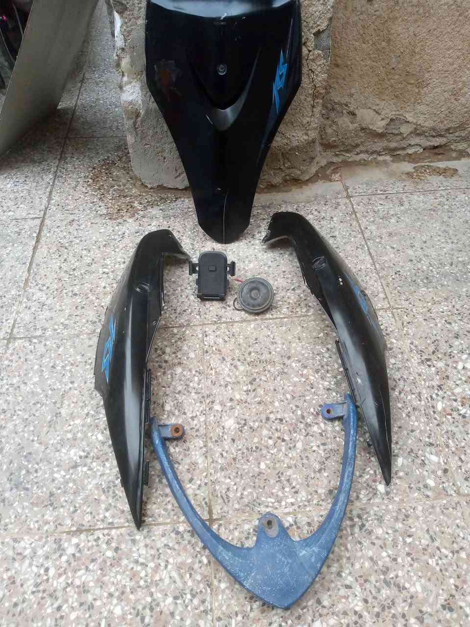 السلام عليكم كفرات ماكس عدله مختمات اصليات كلهن ختم واحد وسبايدر خلفي وهورن وستاند مبايل كلهن سعرهن 25 الف قفل العنوان نجف حي العسكري مدارس ***********
