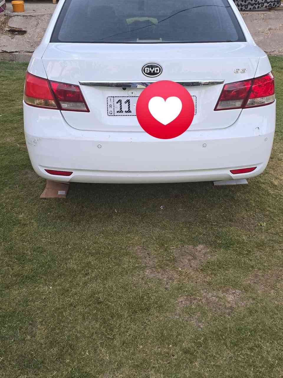 السلام عليكم سياره لبيع بي وايدي جي 3  كير عادي السياره احله من اصور كير ومكينه وتبريد مكفولات السياره مكفوله من الضربه وصبغ  السياره فول مواصفات بصمه وفتحه وترحيب بلمري رقم بغداد انكليزي موديل ٢٠١٣ السعر ٦٥ وبيهه مجال الهاتف : ***********  : عنوان بابل
