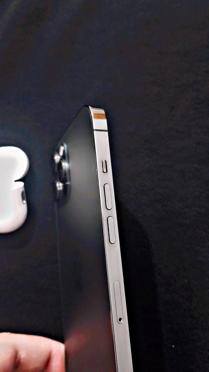 ايفون 12 برو ماكس ذاكرة 512 نظافة جدا عالية جدا جدا جدا
مبدل شاشة  فقط نوعية ممتازة تتحمل ضغط العمل 
بطارية 71 الجهاز حالة الوكالة فقط مبدل شاشة الجهاز شرق اوسط 
السعر  475 الف فيس ايدي كامرة كلة شغال


**إذا كنت صاحب هذا الإعلان وتريد حذفه لأي سبب، رجاءا أرسل رسالة إلى الدعم الفني**