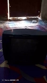 عندي تلفزيون صقير  البيع ٢٥الف دينار بيه مجال 07814615241