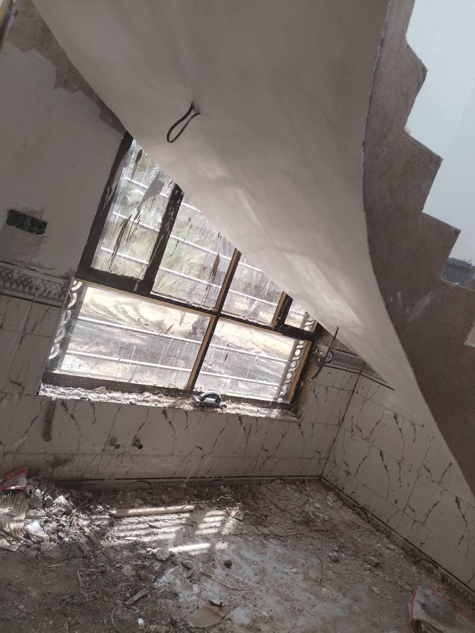 سلام عليكم خلفه البخ جص سمنت بورك شغل درجه والى متفرغ حلين شغل حسب الطلب متر مكطوعه بل يوميه والله يرزق الجميع مبيت نفس الموقع ***********
