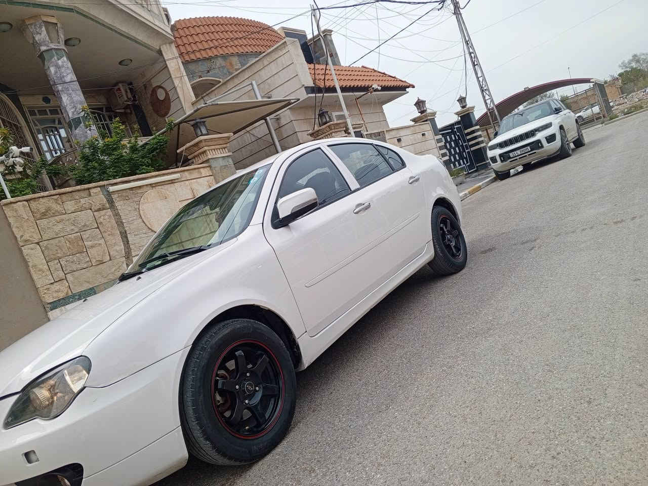 السلام عليكم ابروتون موديل 2013سياره جاهزه كير محرك تبريد ثلج سياره جديده اخت الزيرو ربع مذب عليه رقم بغداد دولي بسمي شاشه كامره سنتر لوك السياره بل عافيه على ياخذه مكان بغداد حي العامل السعر 73وبيه مجال حك الجيه والشراي يتصل ***********
