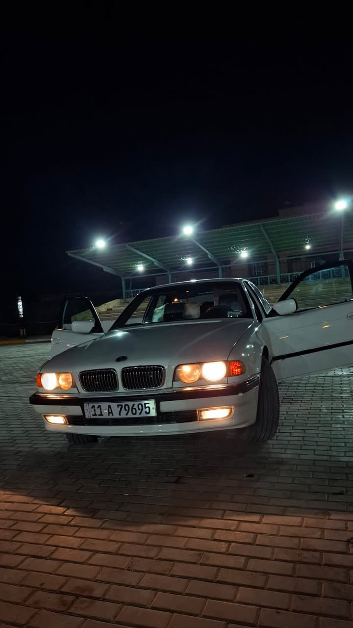سيارة BMW خفاش  موديل 1996 محدث 2000
السيارة مكفولة من الضربه بس مصبوغه صبغ عام لجمالية
مكينة 6سلندر حجم المكينة 2800 
محرك كير مكفولات 
رقم إنكليزي ، مداور ثاني يوم 
مكاني/ السماوة
السعر / 95 وبيها مجال 
للاستفسار / ***********
