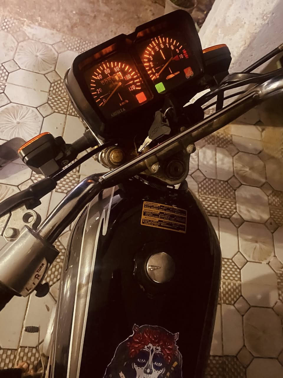 سلام عليكم دراجه تايكر2020للبيع أوراق اصولي السعر 400وبيها مجال العنوان المحاويل ***********
