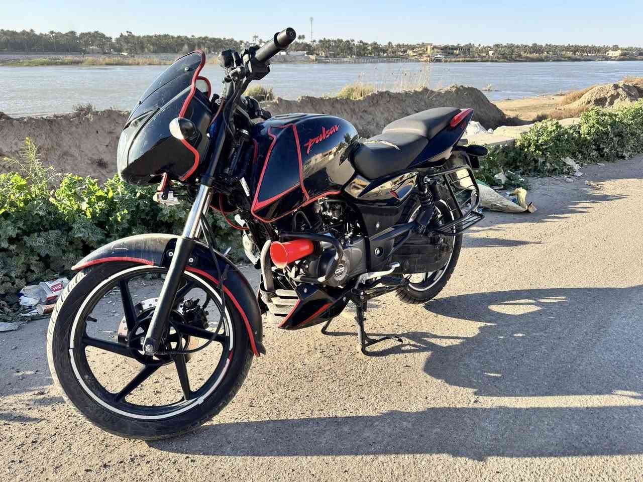 بولسر انيون 2021 بجاج.  للبيع. رقم بغداد ((سعرها 1800 وبيها مجال للشراي
موديل 2021. مكينه 150c دبل ابلك
ماشيه 13الف
مكينه مكفوله برغي مامفتوحه نضافت الكشر 90‎%‎
رقم بغداد تحويل ثاني يوم بسمي الدراجه
دراجه نضيفه ومامتعوبه 
بيه اضافه اكلج عنبار رياضي لاينكطع ولايدوس 
((عنواني بغداد الكريعات ))
   ***********.  واتس موجود
بيها شخوط بلتانكي وشخط بلواقيه الكدام 
من رخصت الادمن
