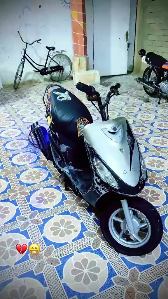 ماكس قجمه للبيع ما مفتوحه سلف هندر  كفرها كامل  صارله 6 اشهر من طالعه من الحاويه كهربيات كله شغاله.مختمه سعر خاص هوير


**إذا كنت صاحب هذا الإعلان وتريد حذفه لأي سبب، رجاءا أرسل رسالة إلى الدعم الفني**