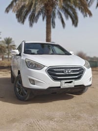 توسان 2015 محرك 2000  رقم بغداد  ماشيه 190 الف وقابل لزياده  مواصفات ا...