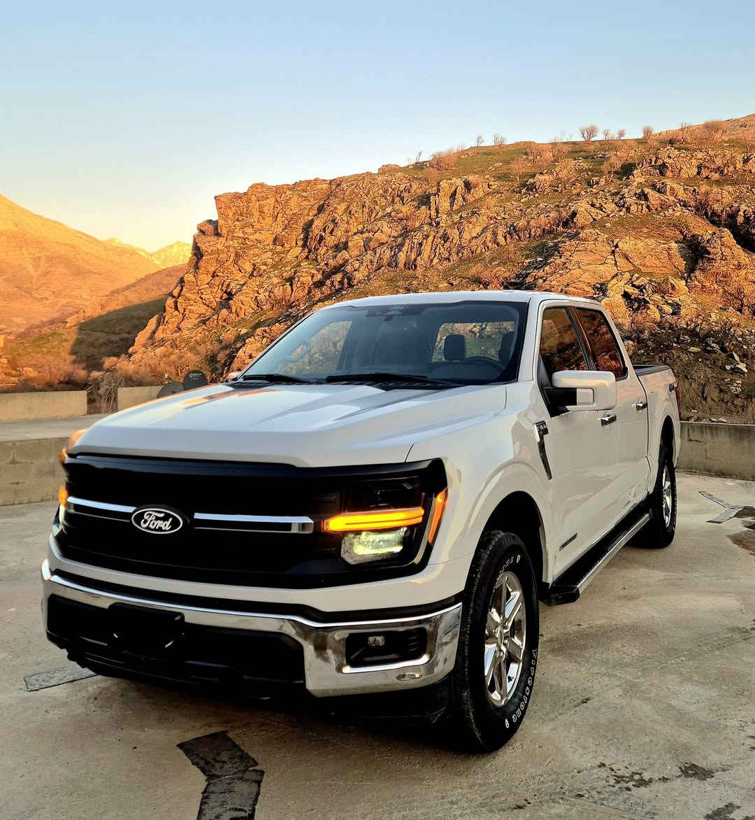 بسم اللە الرحمن الرحیم
فورد F 150 مودیل 2024 
مواصفات XLT 4×4 Hybird 3.5 twin turbo🚀
شاشە جبیر ، عداد الکترونی، فور ویل ، رادار ۳٦۰ ، کامیرا ۳٦۰ ، تبید قطعتین ، كشن كهرباء ، لایت زینون ، دوسه ، بلاجكتور ، فوول تكحمات ستیرن....
محرك ٦ سلندر 3.5 هایبرد 430 حصان 
سیارە بدون صبغ بدون تبدیل بدون ارباك
باقی علی بلادی بالعافیه علی یاخذها
بها مكانات معدل علی PDR و شویە بها تکحیل ، تصلیح درجه اولی ، بجم كبس
رقم شاصی و سونار داخل منشور
سیاره رقم كاتی تترقم شمالی
*********** viber watsapp
