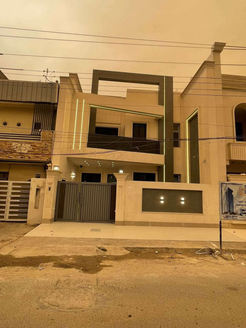 #للبيع بيت في #السيدية لدى مكتب الاعتماد الهندسي للعقار السيدية
—————————————-

📍 موقع البيت ؛: مربع تبوك خلف جامع شاكر عبود       

📐 المساحة: 160 م²
▫️ الواجهة: 8 م
▫️ النزال: 20 م
🔴 محتويات 5 غرفة نوم 5 حمامات
——————————————————

� لمعرفة السعر علق برقم 1

📞  ***********

