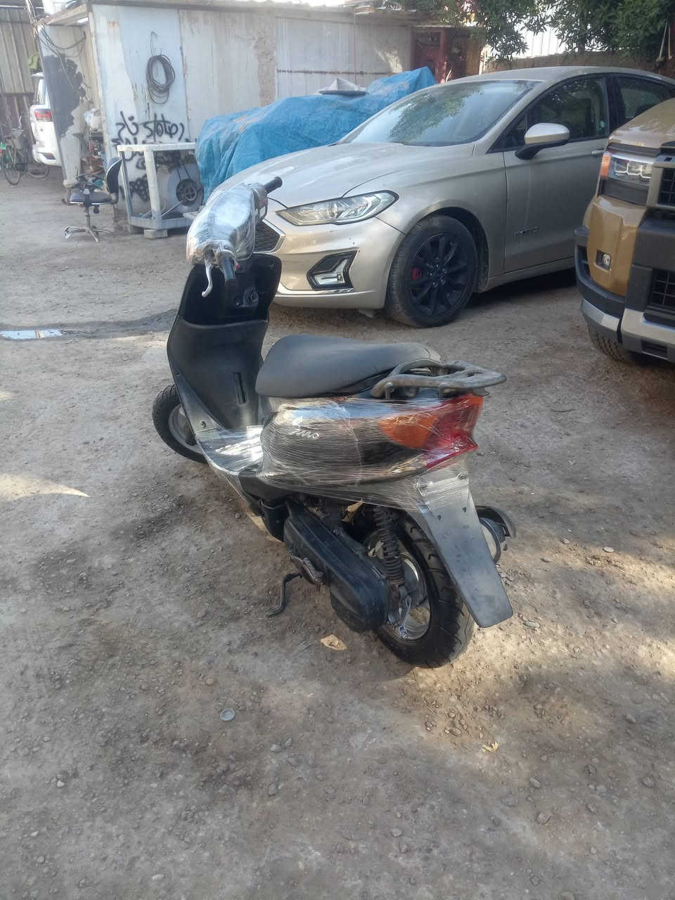 عصفوريه جديده سلف وهندر شلعه معدل كهربائيات كلها شغاله السعر ٣٠٠ وبيها مجال بسيط السكن البنوك الاتصال ***********
