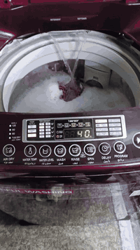سلام عليكم غساله ماركه LG ضمان 10سنوات 18كيلو غسل تنشيف جميع الميزات بيه مي بارد حار غسل مفرشات صار 5اشهر بعده جديده هي موضح بالفديو شغله نضام تنبيه حساس لون مميز للبيع سعر250وبيه مجال عنوان بغداد الدوره حي اسيا ***********
