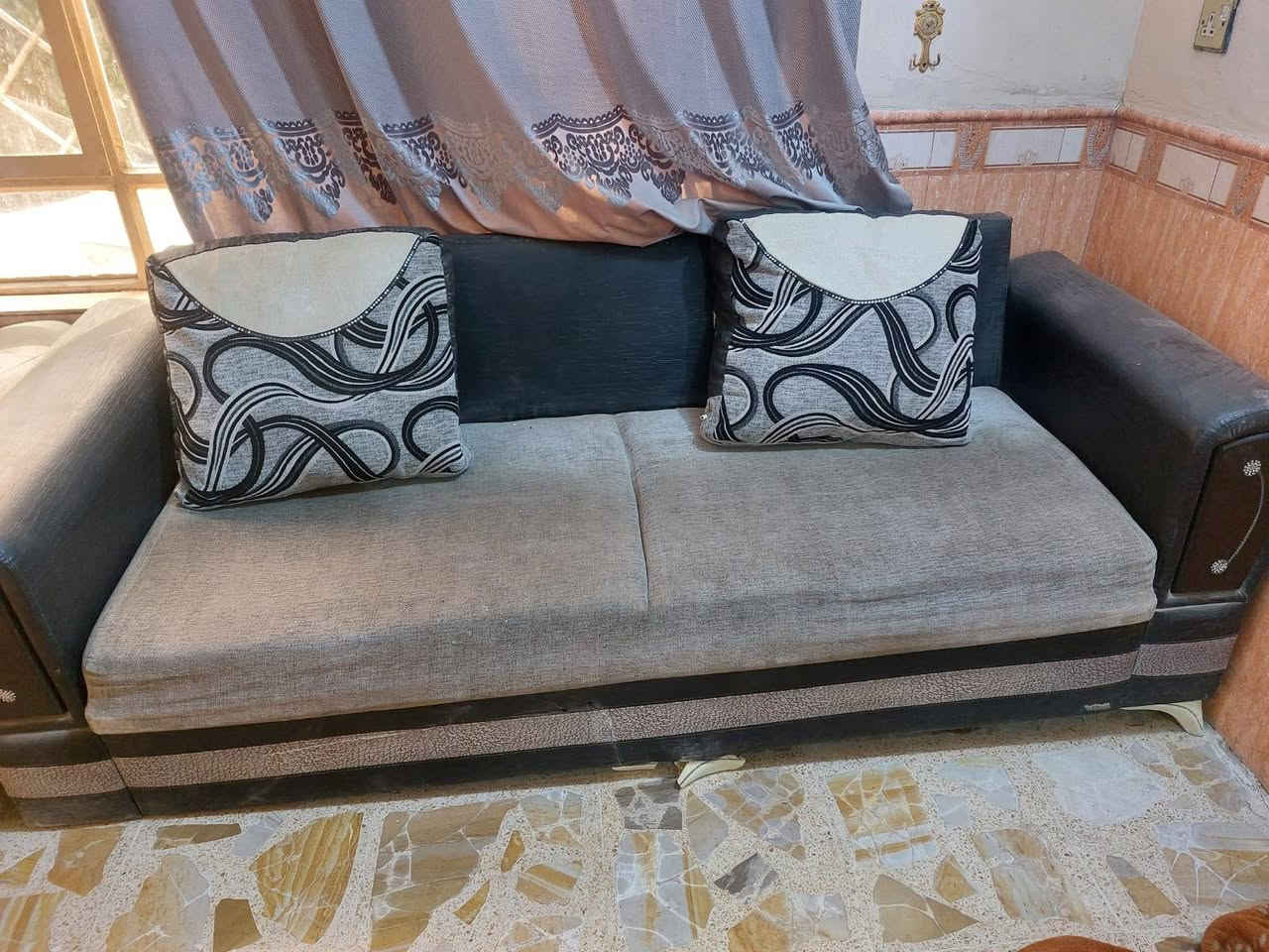 غراض للبيع تخم قنفات مع ميز 275 والصوبات 25 والمبرده 150


**إذا كنت صاحب هذا الإعلان وتريد حذفه لأي سبب، رجاءا أرسل رسالة إلى الدعم الفني**