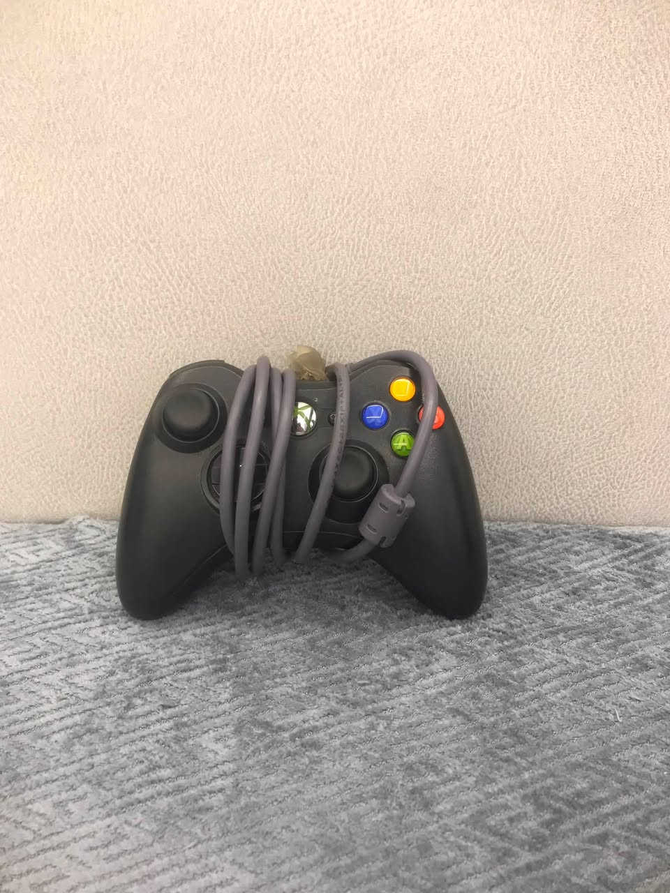 يوجد Xbox 360 مهكر و مستعمل ومعاه واير له  فيه 134 لعبه ومن افضل الأالعاب BLACK OPS2-BLACK OPS1-Mincraft- kompat- PES 2018-PES 2016-FIFA 2018 وغيرها.!!🤩 يده واحده مجانيه و مساحة الهارد 250GB والمكان الموصل في الكندي الثانيه والسعر فقط 70 ألف دينار 💵 و للتواصل معنا على هذا الرقم /***********/
