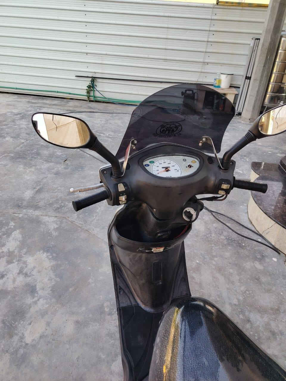 سلام عليكم للبيع دراجة بريز بغبغاء مكفولة كفالة عامة من البجم للبجم من محرك من نضوح منزلهة رمبة ماصار شهر قفلهة مليون وربع وهذا رقمي للتواصل *********** مكاني بغداد الدورة هورجب
