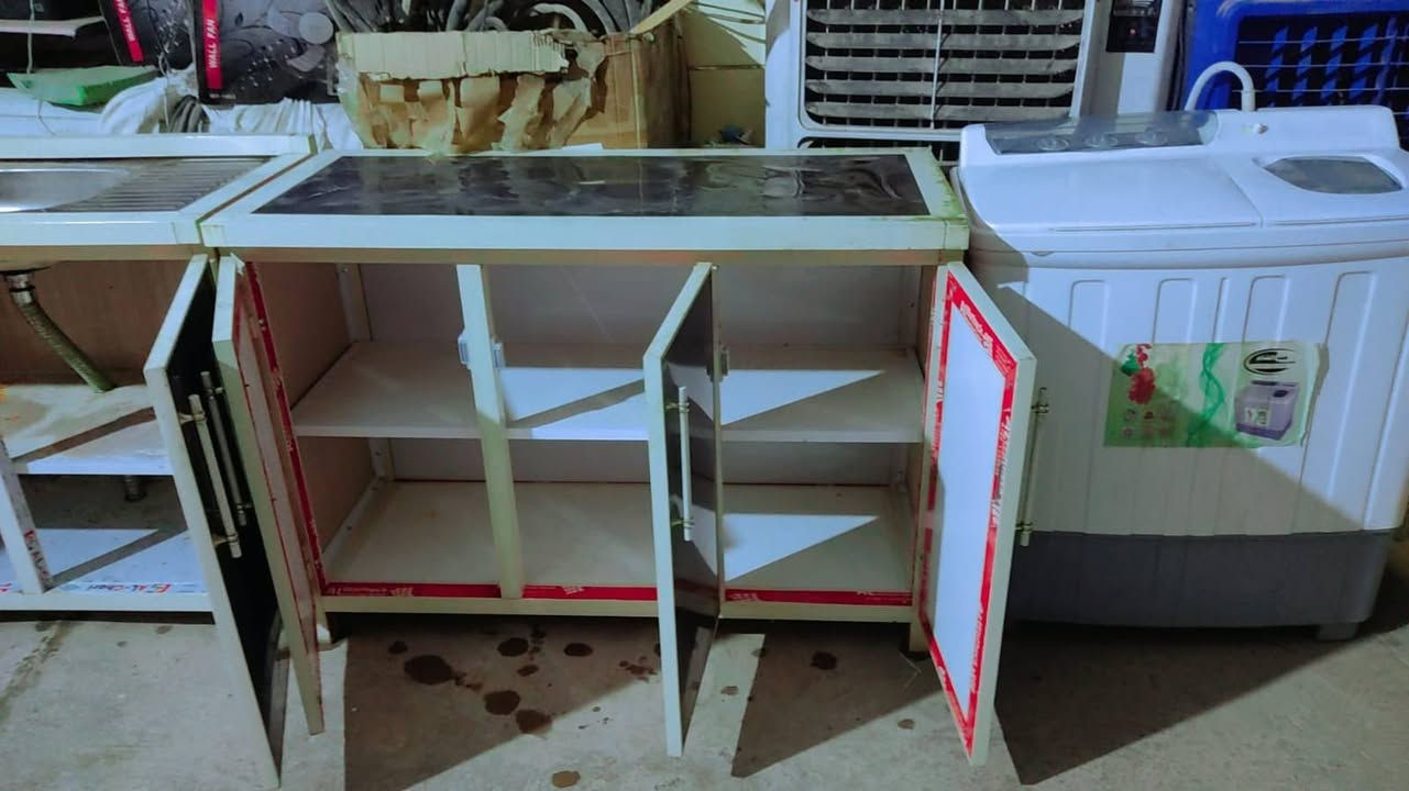 كاونتر سنك قياسه متر و10 نظيف اخو جديد مبطن سعر60
كاونتر بدون سنك تسكام نظيف اخو جديد مبطن سعر 60
ملاحظه الكاونترات نفس الون بظبط ونفس التسكام ومبطنات
غساله نظيفه وجاهز اخت الجديده شغاله وجاهزه السعر 70
المكان نجف حي العسكري كبل شارع السبسيس قرب السوق المحضر للستفسار *********** واتساب
