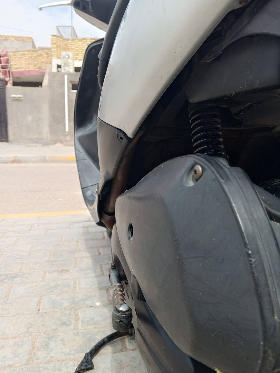 السلام عليكم دارجه ساسوكي للبيع دراجه جاهزه مكينه ناعمه كهربائيات كلها شغالة اشاير لايت بك لايت هورن دراجه هندر واحد اوراق اصولي بسمي مكان الميمونة السعر 300 وبيها مجال (للشراي) ‏‪***********‬‏
