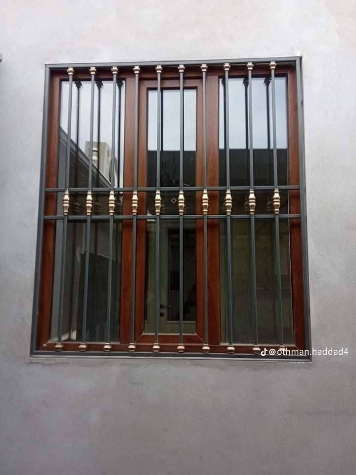 عمل الابواب وشبابيك وسقايف ***********

