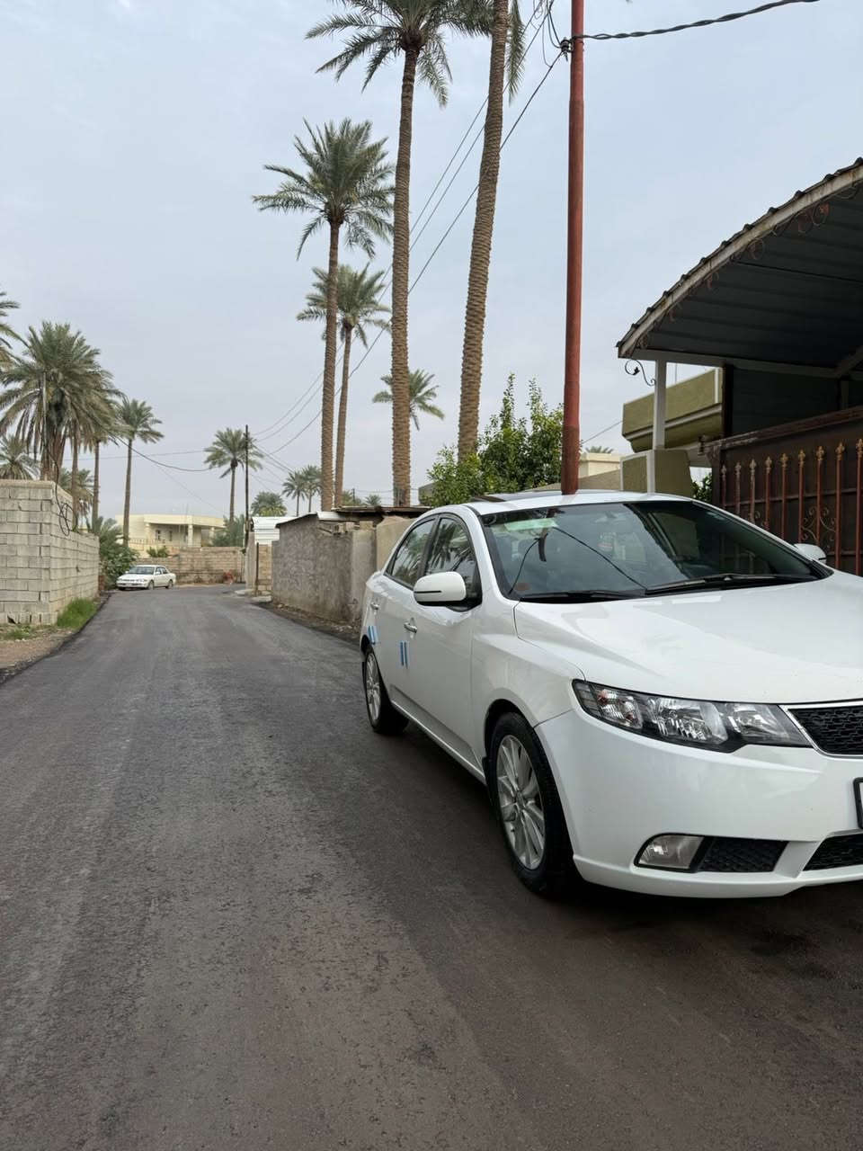 السلام عليكم ورحمه الله وبركاته للبيع سيراتو موديل 2012  رقم جديد سليمانيه    سياره بيهه صبغ ثلاث قطع  بدون دواخل مكفوله شواصي حوظ تكم سياره جاهزه فتحه وشفتات ستيرن  تخم تاير شاشه كامره كهربائيات امري شفط  كله جاهزهالسعر  ١٠٥  وبيهه مجال للطيبين ***********مكاني صلاح الدين الضلوعيه
